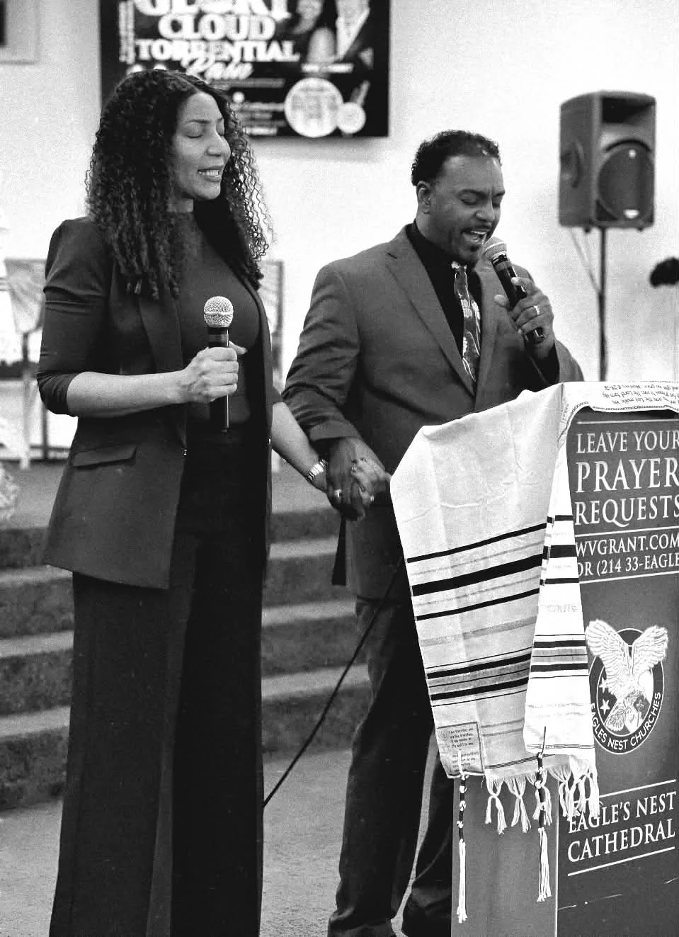 Dennis Dixon ministering during worship